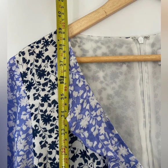 Tanya Taylor Silk Wrap Mini Dress
Size 12 - Picture 8 of 9